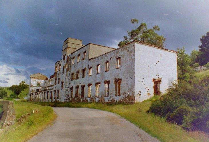 Ruinas del sanatorio de tuberculosos: “Enfermería Victoria Eugenia"