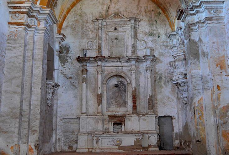 Iglesia y colegio jesuita abandonado de San Ildefonso 